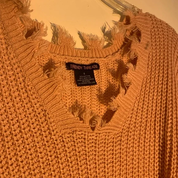 Light pink sweater // Size small - Picture 5 of 5